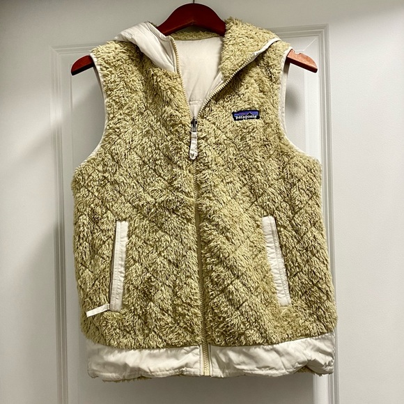 Reversible Patagonia Tan Sherpa Vest - Picture 3 of 6